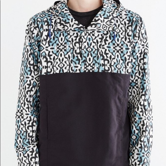 Monitaly Men’s 💧RARE💧pullover - Picture 2 of 5